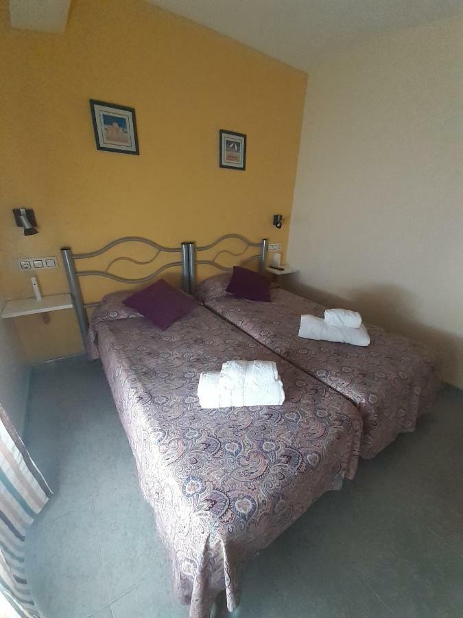 Hostal Puig Rom Roses Extérieur photo